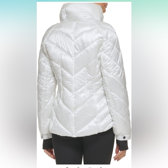 Guess Women’s Puffer Jacket. Size Large. White. Brand new. - Picture 2 of 5